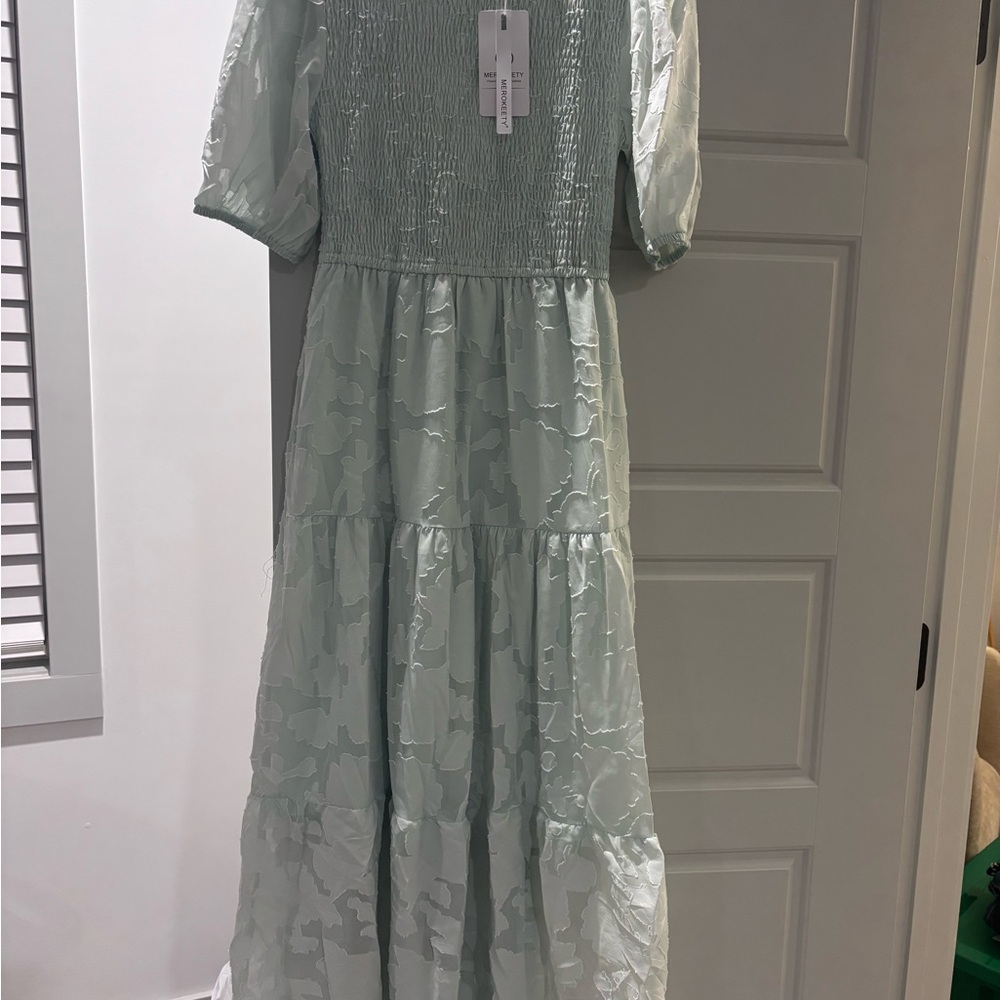 Elegant Light Green Midi Dress